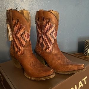 Women’s ariat boots